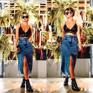 Alcance Jeans Front Slit Destroyed Raw Hem Medium Wash Blue Midi Skirt Size 28W